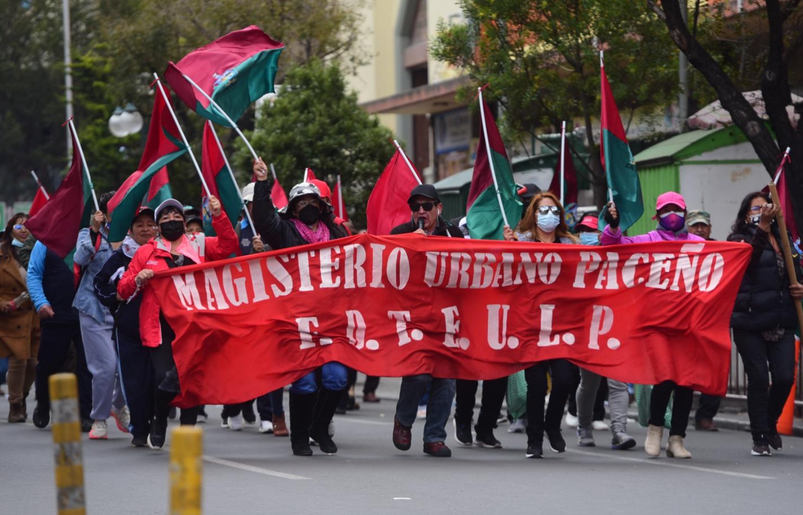 Maestros presentan contrapropuesta y aseguran que no luchan ‘al todo o nada’