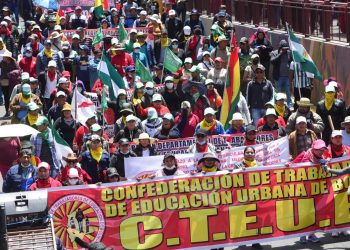 Maestro liberado; el magisterio se abre al diálogo, pero con protestas