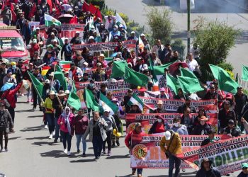 Maestros aceptan asistir al diálogo, pero dan un ultimátum para no ir al paro