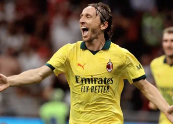 Modric contra De Bruyne, veteranos enfrentados en el Milan-Nápoles