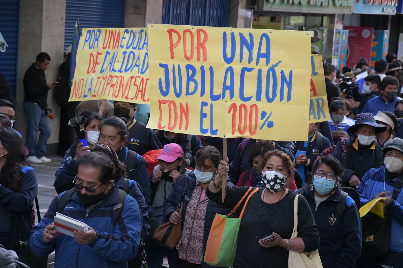 Maestros aún esperan convocatoria al diálogo, pero no detienen sus medidas de presión
