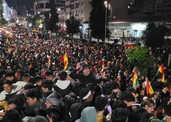 ‘Felices’ y ‘orgullosos’, la afición boliviana festeja el repechaje