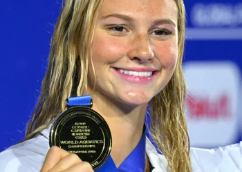 McIntosh logra segundo oro en Mundial de Natación
