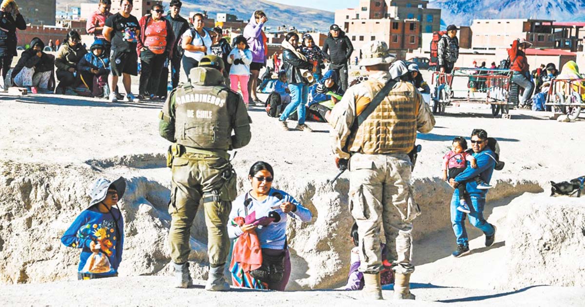 Militares chilenos controlan su frontera con Bolivia