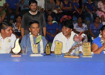 Evo Morales, Andrónico Rodríguez y Leonardo Loza, en el aniversario de las Seis Federaciones. Foto: Evo Morales