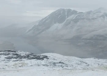 La Paz, entre lluvia intermitente, nevada y frío este sábado