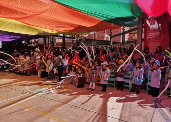 Niños de kínder y prekínder cobran su bono en El Alto desde este lunes
