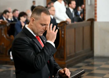 El nacionalista Karol Nawrocki, investido presidente de Polonia