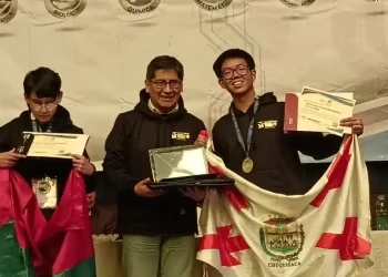 Los ganadores de la Olimpiada Científica Estudiantil reciben sus premios