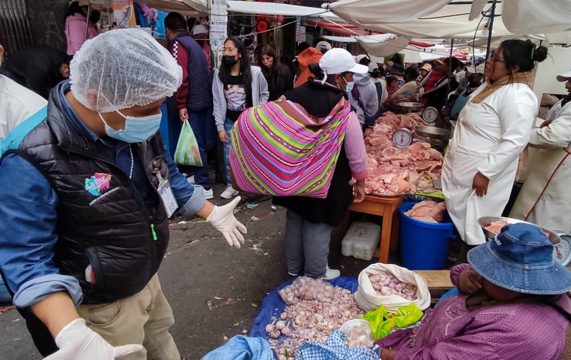 Carne en mal estado y 874 litros de alcohol sin registro, el saldo de los operativos de Año Nuevo