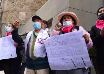 Pacientes oncológicos rechazan el reglamento de la Ley del Cáncer