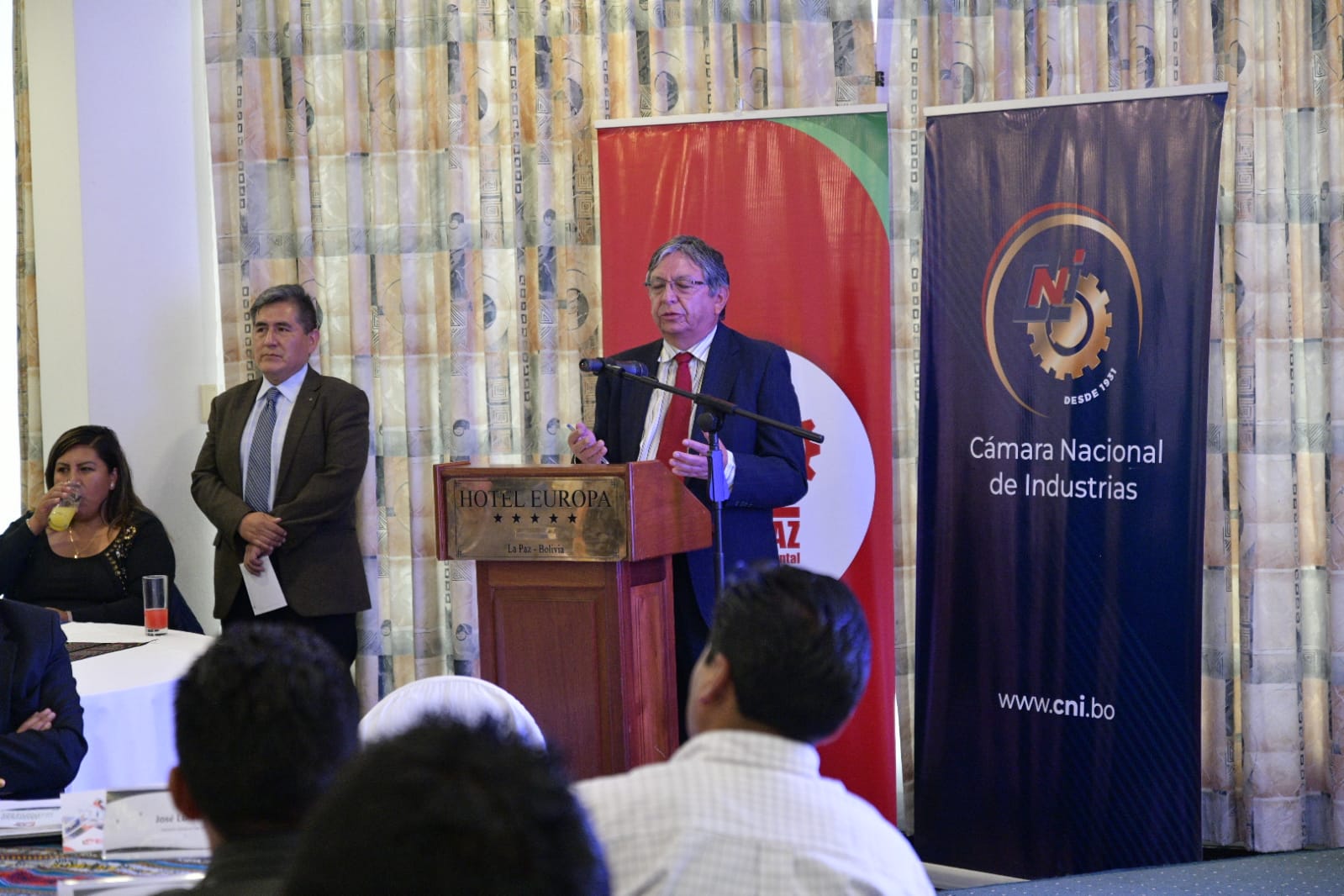 La Paz planifica la construcción de dos plantas de tratamiento de aguas residuales
