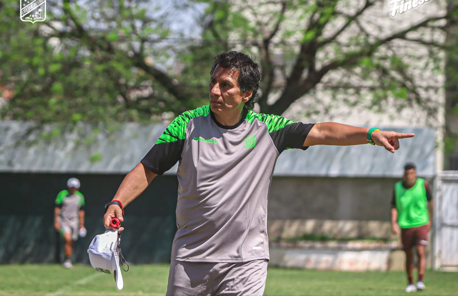 Oriente Petrolero se entrena con Peña desde las 6 de la mañana