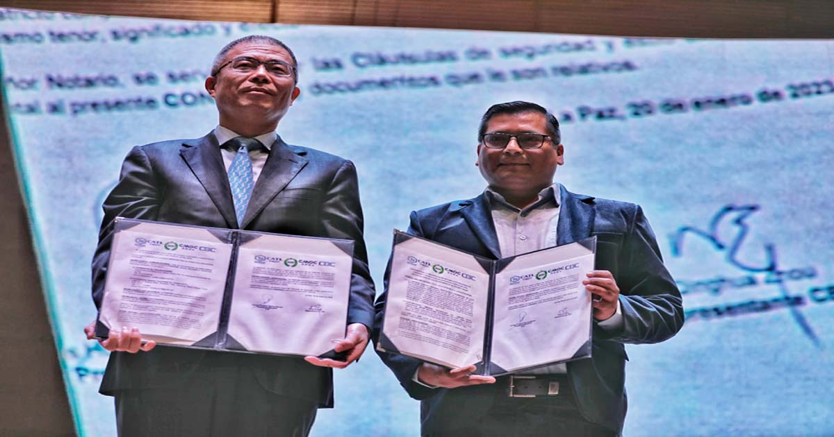 El contrato fue suscrito por Qinghua Zhou y Carlos Ramos.