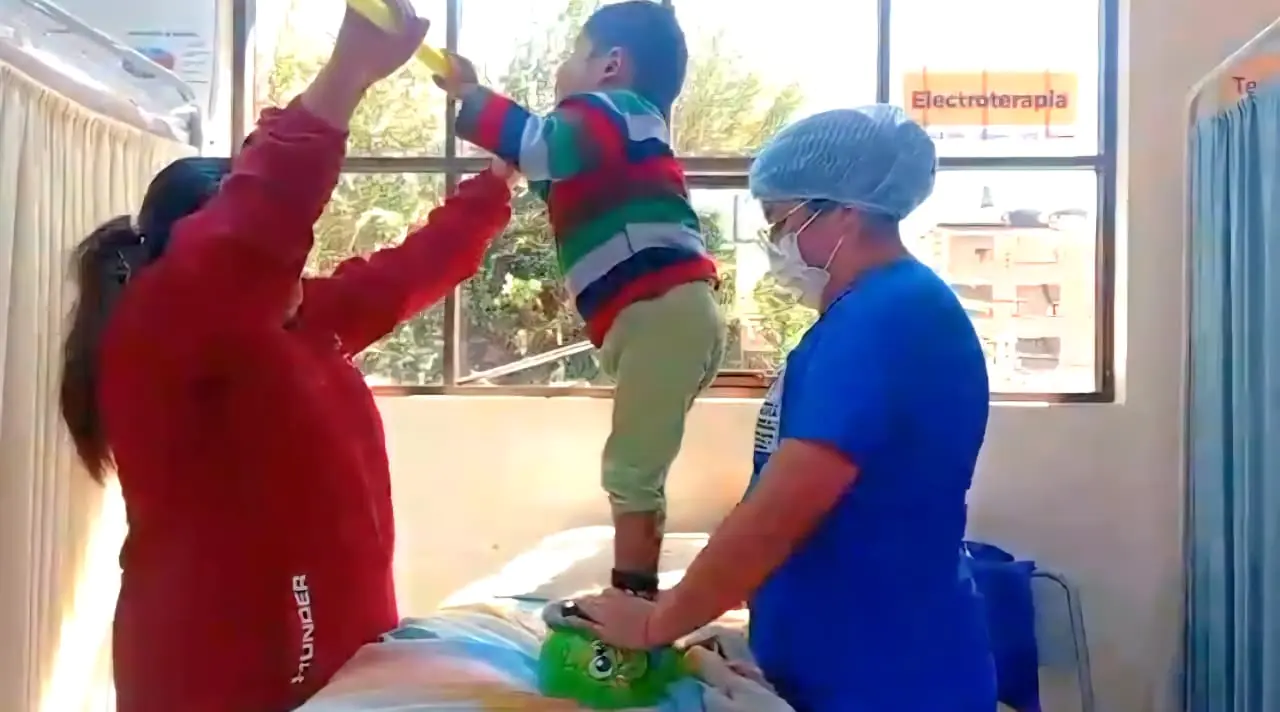 Salud destaca la rehabilitación gratuita de niños con discapacidad con el SUS
