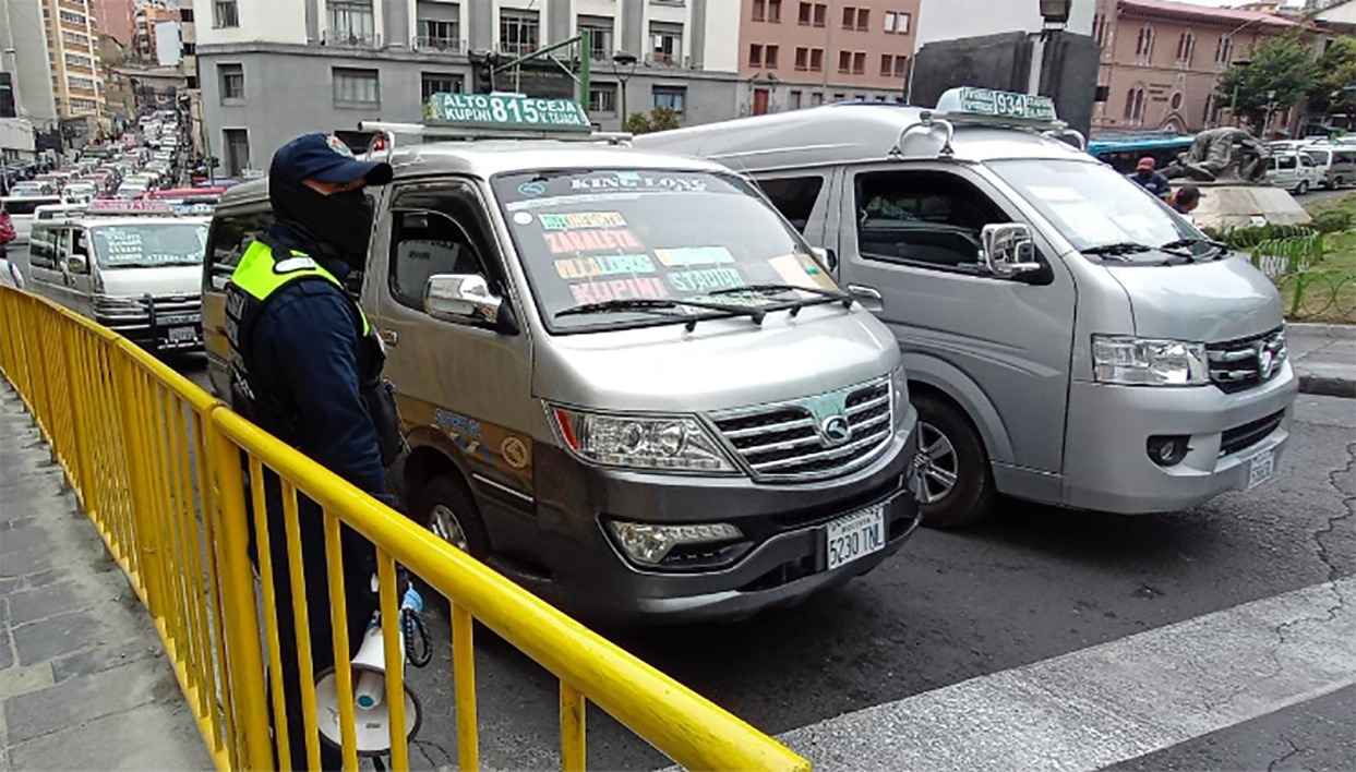 Brigadas de choferes se sumarán al plan de reordenamiento vehicular