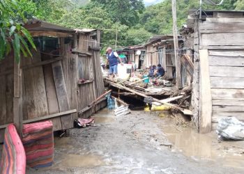 La Paz, en alerta roja por desbordes de ríos
