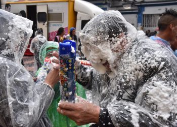 Ladrones usaban espuma para distraer a colegiales y así robarles