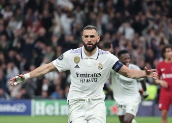 Benzema sentencia al Liverpool y lleva al Real Madrid a cuartos de Champions