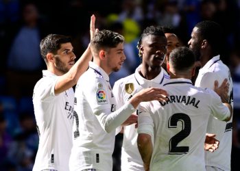 Real Madrid se impone a Espanyol y reduce diferencias con Barcelona