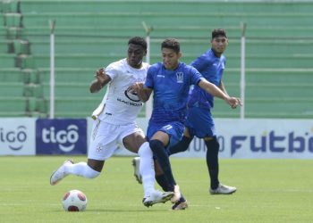 Real Santa Cruz gana a Palmaflor en el Tahuichi Aguilera