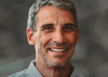El argentino Vojvoda es el nuevo entrenador del Santos de Neymar