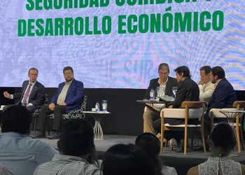 Solo Tuto y Samuel asisten al foro del Comité pro Santa Cruz