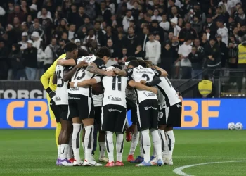 Cruzeiro visita a un Corinthians, con Dorival y Depay bajo la lupa
