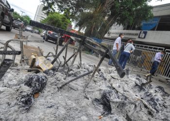 El SIN denuncia ‘violento ataque cívico’ en Santa Cruz, hay cuatro funcionarios heridos