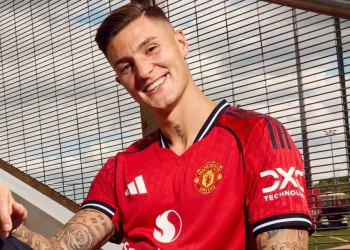 Manchester United completa su rearme con el esloveno Benjamin Šeško