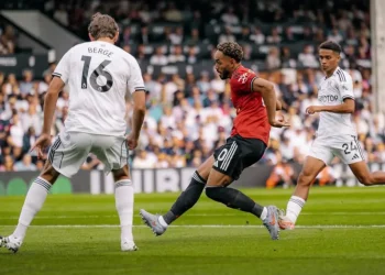 Manchester United sigue sin despegar, Everton festeja en nuevo estadio