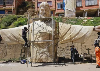 Sirpa, el artista que transforma Al Alto con mega esculturas