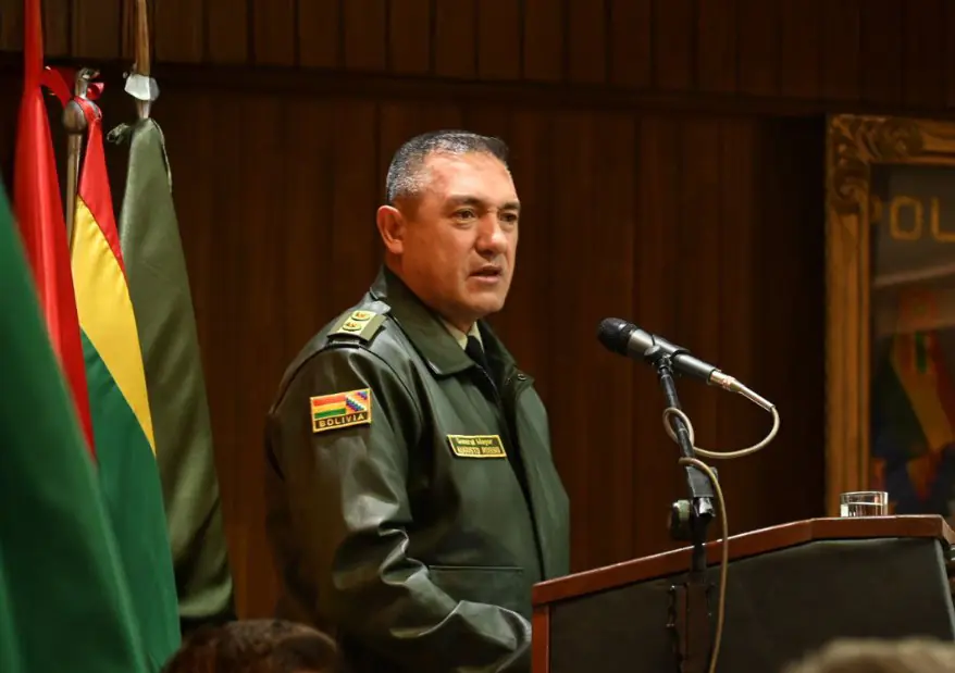 Arce asciende por decreto a tres generales superiores de la Policía