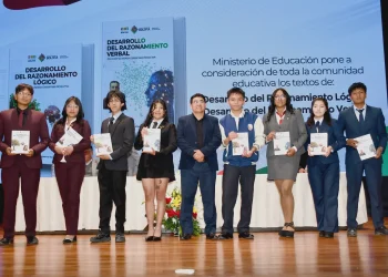 Educación presenta nuevos textos para secundaria