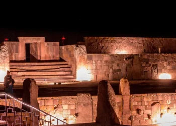 Al menos 200.000 personas visitan al año Tiwanaku