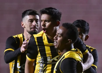 The Strongest se toma la revancha y derrota 2-1 a Always