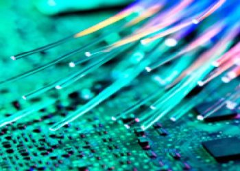 Tigo amplía su red de fibra óptica.