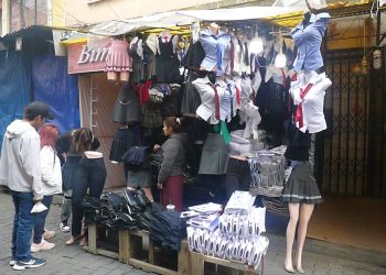 Solo faltan cinco días para las clases y empieza la búsqueda de uniformes