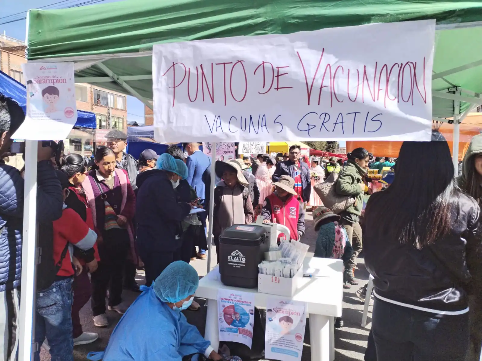 Vacunación y desinfección en la entrada de la Virgen del Carmen
