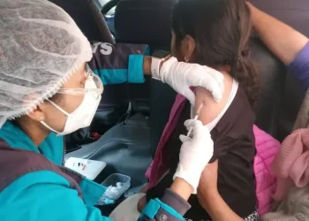 En un día de campaña, 129 niños se vacunaron en La Paz
