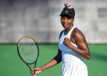 Venus Williams regresa con una victoria en dobles en Washington