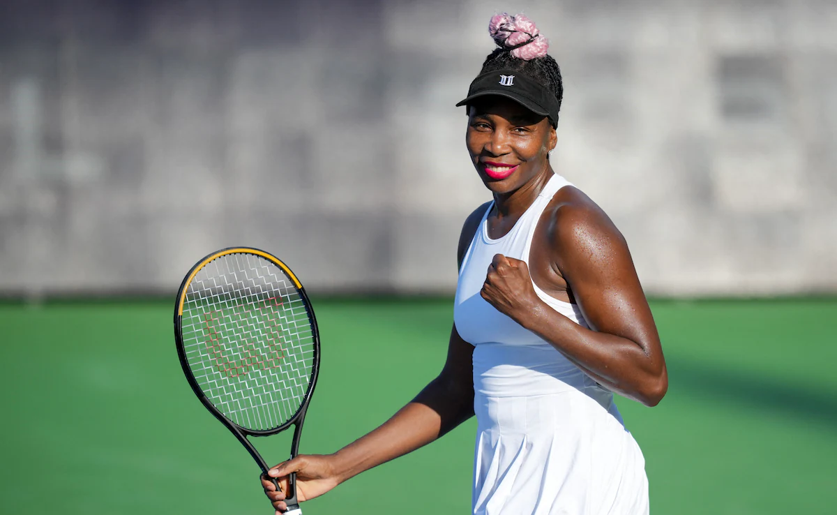 Venus Williams regresa con una victoria en dobles en Washington