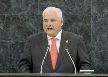 Hijos de expresidente panameño pagan fianza para evitar su detención.