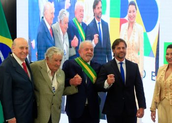 Líderes internacionales aplauden la investidura de Lula.