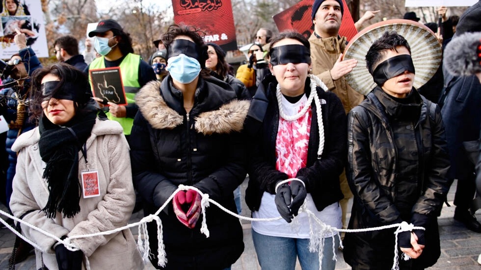 Dos adolescentes iraníes, condenados a muerte por las protestas.