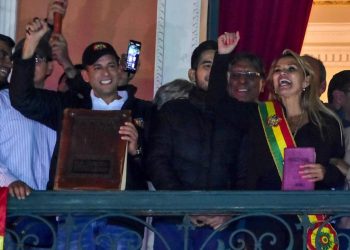 En 2019, Camacho estuvo en La Paz cuando Áñez asumió el mando del país. Foto: APG.