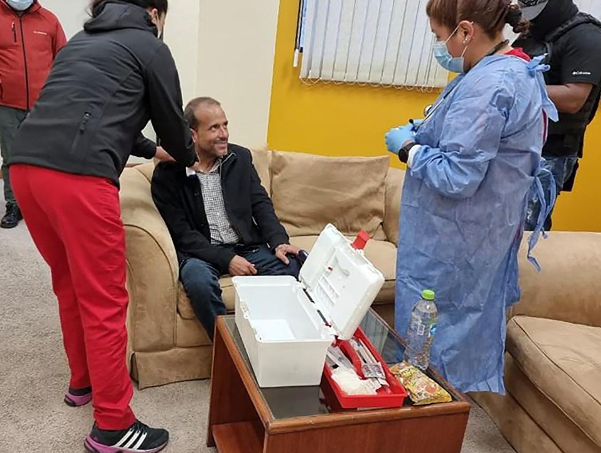 Camacho recibe atención médica en Chonchocoro. Foto: AFP.
