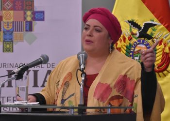 Ministra Prada: ‘en grupos cruceños persisten pensamientos segregacionistas y feudales patronales’