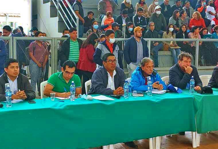 UAGRM decide retirar aporte al CEUB y exige renuncia inmediata de dos autoridades