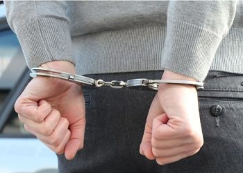EEUU arresta a dos hombres por atacar dos plantas eléctricas en Navidad.
